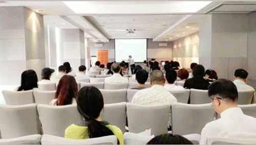 匯豐中國(guó)資本市場(chǎng)部總監(jiān)Jono先生精彩演講中