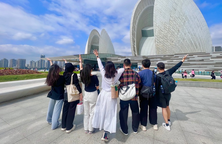 港豐集團員工合影