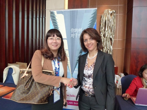 港豐集團(tuán)創(chuàng)辦人 魏曉嶸Wendy Wei在2012中國(guó)離岸金融峰會(huì)上做現(xiàn)場(chǎng)主題演講